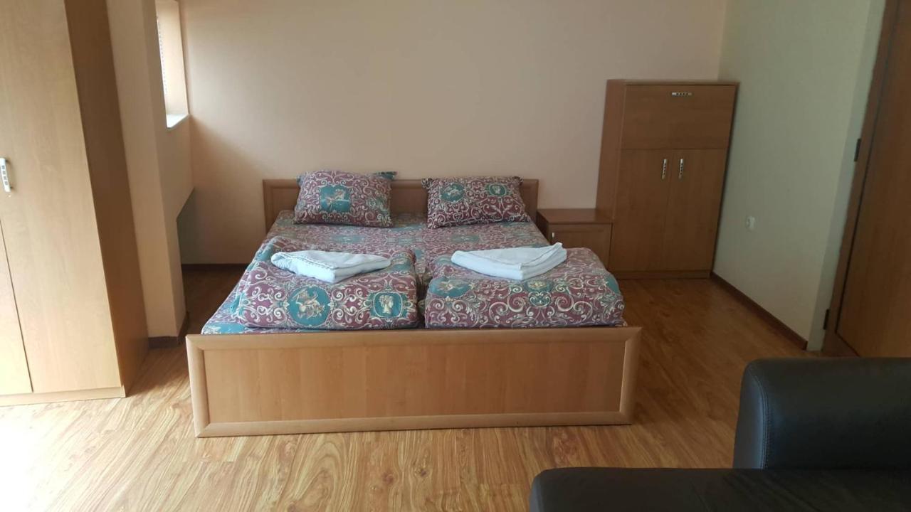 Hotel Maria Vratsa ภายนอก รูปภาพ